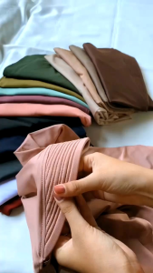 Pilihan Kerudung Hijab Sporty & Bergo Sekolah