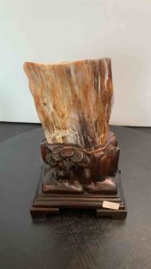 TSK Crystal  SHY042 天然树化玉 黄里透白 色泽圆润 特制雕刻实木底座 Natural Tree Fossil Jade