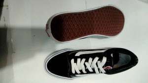 Sepatu Sneakers Vns Skateboard Black/White Sepatu Sneakers Casual