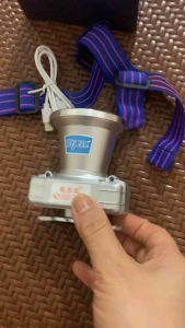 ĐÈN PHA ĐỘI ĐẦU V587-1000W SÁNG LIÊN TỤC 6-8H. CHIẾU XA 500M CÓ THỂ SẠC LẠI