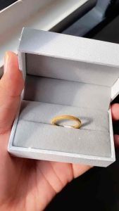 Cincin Titanium 18k Emas Simple Pasangan Unik Wanita CXA46