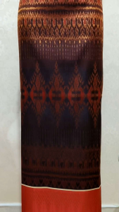 ผ้าซิ่นเชิงแดง ผ้าถุงไหม ผ้าไหมทอลายไทย ผ้าทอเนื้อดี ขนาด2หลา 4หลา