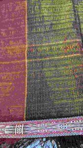 Ulos ragi hotang tenun pintubatu pakaian adat batak toba