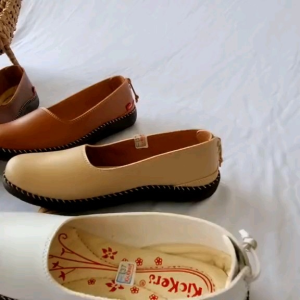 Sepatu Kickers Wanita Slip On Kode MK-73