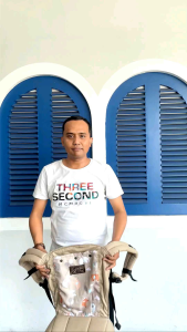 Gendongan Depan Bayi: Mengenal Cuddle Me & MShape Baby Carrier