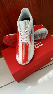 sepatu bola specs META SL free kaos kaki dan dekee