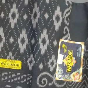 Kain Sarung Wadimor Bali: Bahan Kain Berkualitas untuk Sarung Pria