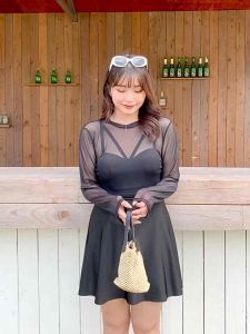 Đồ bơi nữ kín đáo liền thân sét bikini 2 món kèm áo lưới tay dài đi du lịch biển sang chảnh