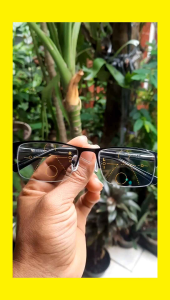 Kacamata Progresif Photocromic Multi Fokus Antiradiasi Bisa untuk Jalan dan Baca  Kacamata Photocromic Blueray Antiradiasi Hp dan Komputer