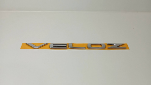 Logo Emblem Bagasi Tulisan Veloz 2023 Original