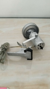 Đèn chiếu sáng kẹp bàn MUJI hàng si Nhật