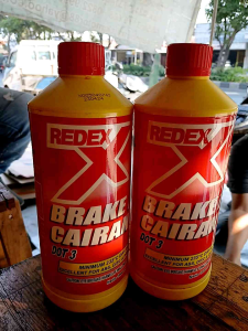 MINYAK REM BRAKE FLUID DOT3 1liter MERAH