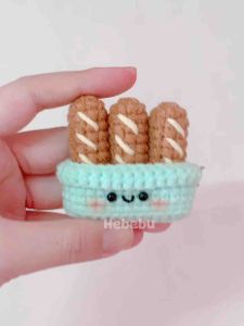 Móc khóa Giỏ bánh mì len đáng yêu handmade - keychain