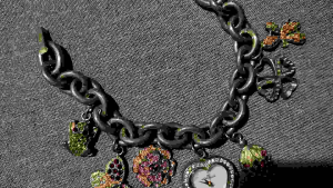 ĄNNE KLEỊN SWĄROVṢKI CHARM BRACELET WATCH-GOLD CRYSTAL ACCENTS