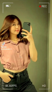 kemeja crop tangan pendek lady crush kancing depan aktif atasan fashion wanita terbaru 2023