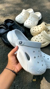 Sandal Jelly Kodok Wanita Dewasa: Desain Unik & Anti Slip