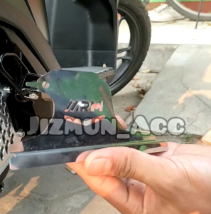 COVER LEHERAN RADIATOR VARIO 125/150 ADV 150 PCX 150 ARM