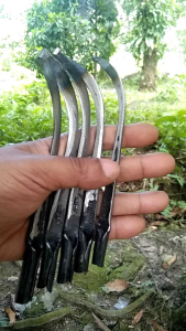 PENGUKIR KAYU GAHARU