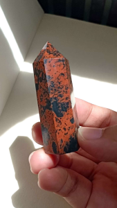 #JD040 มะฮอกกานี ออบซิเดียน | Mahogany Obsidian ทรงแท่ง สีน้ำตาลแดง สูง 5.8 cm ฐาน 1.8×1.8 cm หินธรรมชาติ