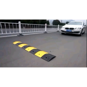 Rubber Speed Bump 1 meter / Polisi tidur Karet Tinggi 5 CM