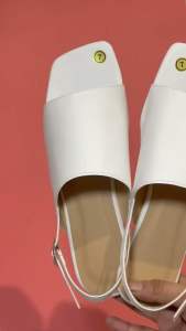 Alma Flat Sandals