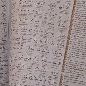 ALQURAN TERJEMAH PERKATA LATIN A4