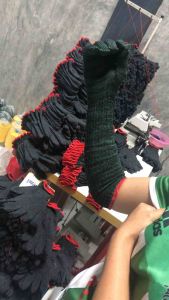 ยาว42ซม.(ถุงมือข้อยาวพิเศษ) ถุงมือปลอกแขน งานคละ4สีใน1โหล ความยาว42ซม/กว้างยืดได้13-14ซม.น้ำหนักต่อโหล0.55กรัม 1 โหลราคา139บ. ใช้เส้นด้ายไนล่อนทอ6เส้น