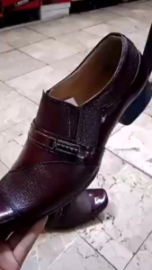 SEPATU MODEL PANTOFEL UNTUK PRIA DEWASA