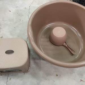 Uniglobal High Quality Big Round Basin 24 Inch Palanggana With Tabo And Stool