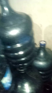 100 Galon Aqua & Cleo Kosongan 19L . Galon 19L TIDAK PECAH TIDAK BERLUBANG TINGGAL PAKAII. TANPA PACKING (KEMASAN)