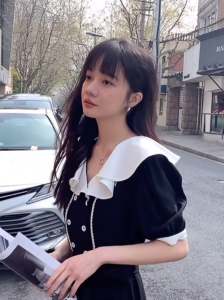 Đầm Midi Đen Tiểu Thư Vintage Dáng Xoè Cổ Lá Sen Tay Bồng Xếp Ly - Hitu House [D.03]