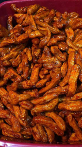 Spicy dried banana with the addition of lemon making the banana taste more unique.  500 grams