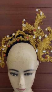 Mahkota Tarri Tradisi: Aksesoris Berkualitas Tinggi & Desain Unik