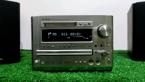 หัวเครื่องDenon รุ่นD- ME55DVจากตู้ญี่ปุ่นมือ2ใช้ไฟ100 ส/ก/ย/14/21/33/cm. Mdอ่านปกติ cdถาดเข้าออกไม่อ่าน FM 108 สามารถปรับเปลี่ยนคลื่นได้หน้าเครื่อง ใช้งานเป็นแอมป์ขยาย เบสแหลมปรับได้ที่หน้าเครื่อง// วอลลุ่มไม่ตรงรุ่นใส่ได้พอดี// ร่อยรอยมีตามภาพมือ2ปกติ เ