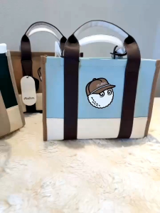 Túi Tote Malbon Golf Cao Cấp – Chất Liệu Canvas Chống Thấm Thiết Kế Sang Trọng