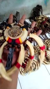 KALUNG ETNIK TARING BABI REPLIKA / PATUNG JURONG /BUNGA TERONG