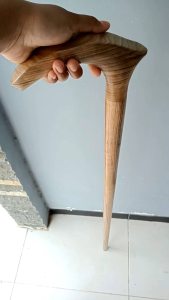 tongkat jalan kayu gaharu merah motif pipih A471