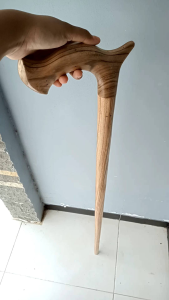 tongkat jalan kayu gaharu merah motif cula A468