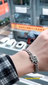 Gelang Titanium Anti Karat Silver: Elegan dan Tahan Lama untuk Pria dan Wanita Aksesoris Bracelets