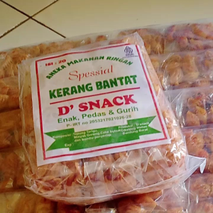 Camilan kerang bantat