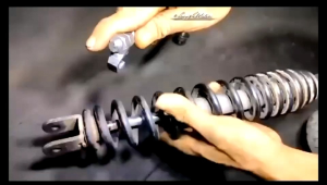 TREKER SHOCK BELAKANG MOTOR: Komponen Motor Untuk Kenyamanan