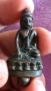 พระกริ่งใบ้เนื้อนวะโลหะมีช่อเก่ามากๆสภาพเก็บหายากสุดๆ หมดแล้วหมดเลยครับท่าน ส่งตรงปกครับ