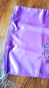 ธงสท. ผ้าต่วน ขนาด60×90ซม. ธงประจำพระองค์ ธงสัญลักษณ์ ผ้าต่วนมีความหนามันวาว พิมพ์ลายชัดเจน (1ผืน/แพ็ค)