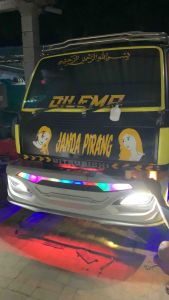 Kumis jetbus bahan akrilik sudah ada lampu RGB