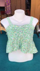 เสื้อสายเดี่ยวลายดอกไม้ คอรูปหัวใจ จีบอก  ชายระบาย สม็อคหลัง ทรงน่ารักมาก