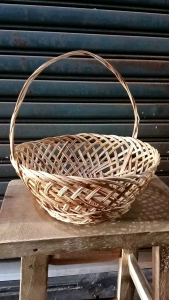 Keranjang bertangkai - keranjang lidi - keranjang hampers - keranjang parcel