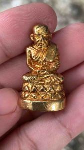 รูปหล่อ หลวงปู่ทวด วัดช้างให้ พิมพ์บัวรอบก้นลายเซ็น ปี2508