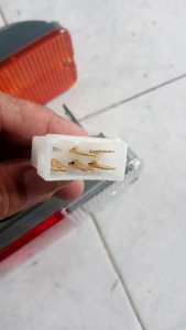 LAMPU STOP/ LAMPU BELAKANG SUZUKI APV PICKUP SEPASANG / SET KANAN DAN KIRI