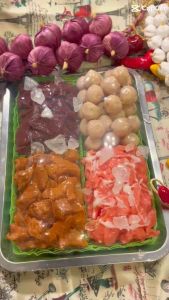 อาหารจำลอง ถาดชูนู ถาดเนื้อ ลูกชื้นหมู กระเป๋าเครื่องคอมพิวเตอร์ (หมู 27-36 คูณ)