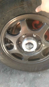 NISSAN URVAN 2.7 CENTER CAPS (STOCK MAGS 2.7) & NISSAN NV350 CENTER CAPS